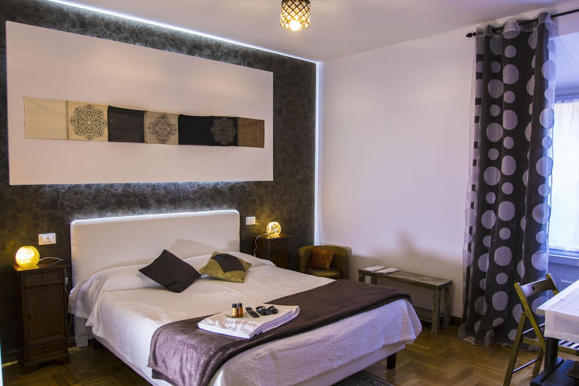 Caroline Rooms Roma Exterior foto